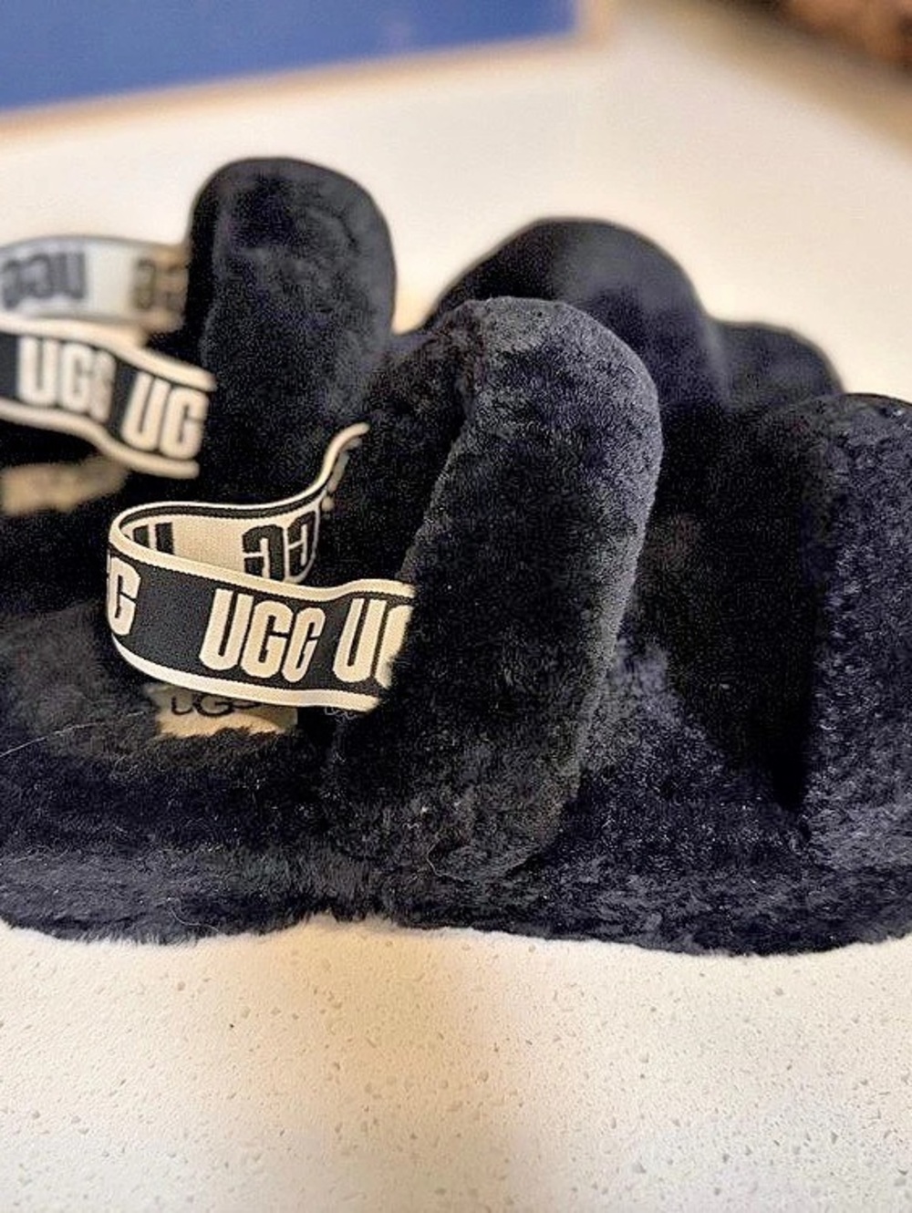 UGG K Oh Yeah Fuzzy Slide Slippers Black US 6